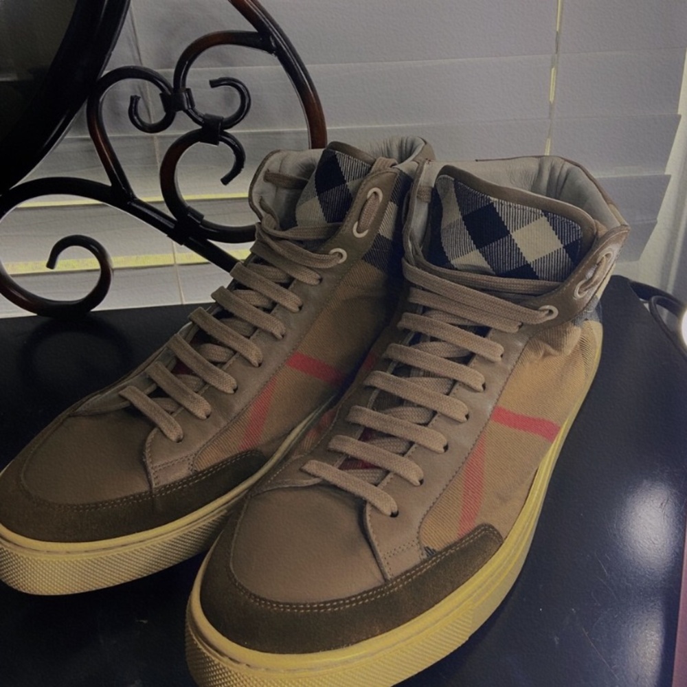 Men’s Burberry Shoes🤎